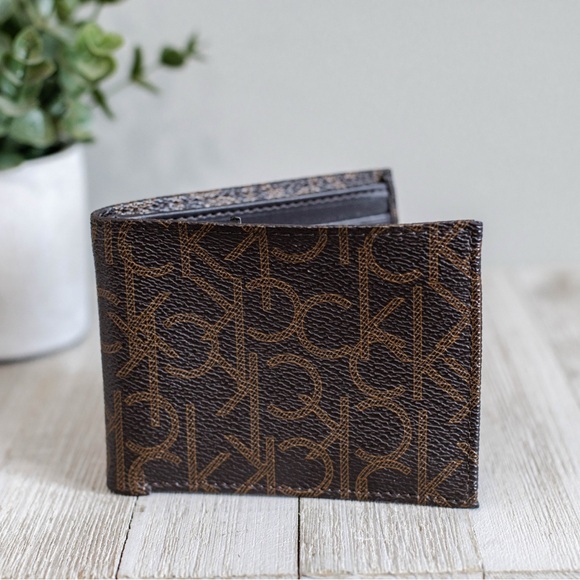 Other - Men's Bifold Wallet in Brown Monogram Pattern